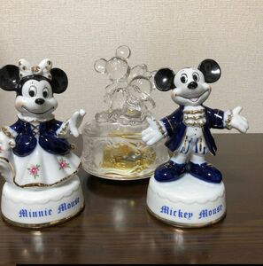 ディズニー Mickey Mouse & Minnie Mouse のガラス製オルゴール＆陶器製ミッキー & ミニー 合計3点