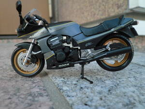 エフトイズ、ヴィンテージバイクキット1/24サイズ、カワサキＧＰＺ９００Ｒ忍者【ニンジャ】1991年Ａ８タイプ完成品。送料は無料！