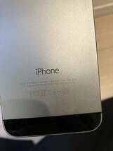 Apple iPhone５s 黒色 画面割れなし 付属品なし 通電可 アクティベーションロック解除不可 中古 ジャンク品_画像3