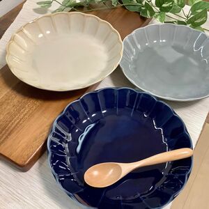 【インスタ映え】菊型　深皿　美濃焼　カレー皿　パスタ皿