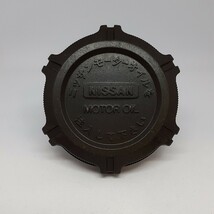 日産 純正 オイルフィラーキャップ スカイライン 当時物 直径6.6cm ネジ部直径3.2cm_画像1