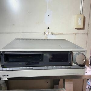 AAD20. 型番: EWD-95. ソニー SONY VIDEO CASSETE RECORDER ビデオ カセット レコーダー オーディオ機器 ジャンク