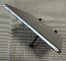 液晶無傷iPad第6世代(A1893)本体32GBシルバーWi-Fiモデル完動品動作確認済み1円スタート送料無料_画像4