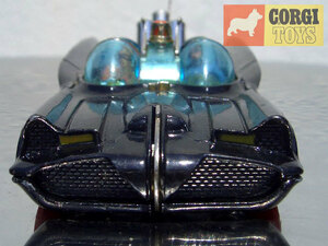 t1960S TV version BAT MOBIL Corgi Toys England. bird human Batman bat Mobil Britain made Corgi toys rare red tire at that time mono American Comics 