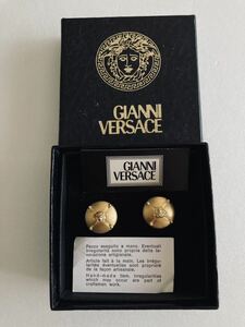 ビンテージ◆新品◆GIANNI VERSACE ジャンニ・ヴェルサーチ　ベルサーチ　ゴールド　ボタンカバー　2個セット　イタリア製　アクセサリー