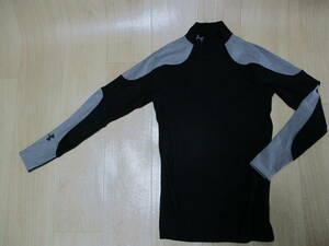 アンダーアーマー・冬用インナーシャツ・黒×グレー色・サイズMD