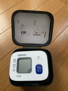 オムロン 血圧計 HEM-6160