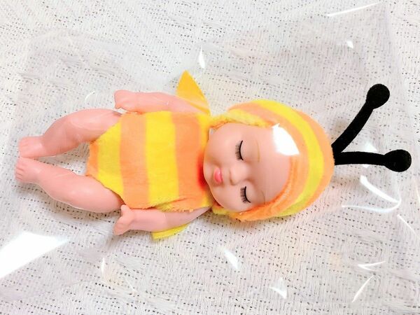 スリーピングベイビー ベビー Baby ドール doll 赤ちゃん 人形 ぬいぐるみ 蜂 ハチ 洋服 着ぐるみ