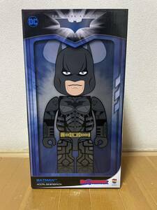 送料無料　MEDICOMTOY 2017 東京　コミコン　開催記念商品　400 % BE@RBRICK dark knight Batman ダークナイト　バットマン/ kaws BAPE