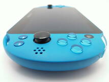 PS Vita　新品に近い綺麗な美品　アクア ブルー　PCH-2000　液晶画面は、ほとんどキズ無し　メモリー8GB アルミケースは、未使用 9点セット_画像6