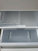 【中古美品】三菱ノンフロン冷凍冷蔵庫　MR-CX30E-W形　2020年製　330L ２人〜４人用冷蔵庫【通電動作確認済み】_画像7