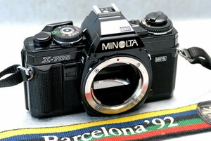 MINOLTA ミノルタ人気の高級一眼レフカメラ NEW X-700 MPS（黒）ボディ +（QD+高級ストラップ付） 希少な作動品 （腐食無し）