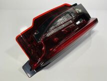 良品/きれい CX-8 KG2P KG5P 純正 左フィニッシャーランプ テールランプ 内側 LED TK50-51-3G0A TK50-513G0 RCM92401510 16058 管理20636_画像3