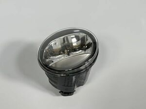 美品/破損キズなし ハリアー ZSU60W アルファード AGH30W アクア NHP10 ヴォクシー 純正 右フォグランプ LED 81210-48050 48-150 管理21085