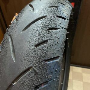 中古MCタイヤ 2023年製造 DUNLOP SPORTMAX GPR-300 140/70R17 ダンロップ スポーツマックス 140 70 17 1623 K4256の画像2