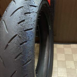 中古MCタイヤ 2023年製造 DUNLOP SPORTMAX GPR-300 140/70R17 ダンロップ スポーツマックス 140 70 17 1623 K4256の画像4