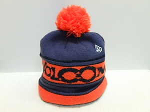n311k　ボルコム　VOLCOM　ニット帽　ニットキャップ　ビーニー　帽子　ポンポン　ボンボン　オレンジ、濃いパープル系　中古