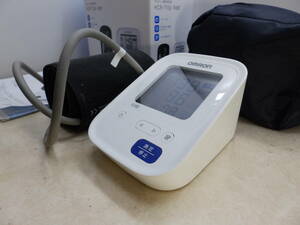 OMRON/オムロン 上腕式血圧計 HCR-7106 スタンダード19シリーズ デジタル 電子血圧計 血圧測定器 箱/取扱説明書有 中古OK！