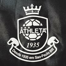 ★レアデザイン 光沢素材 アスレタ ATHLETA 中綿 ロゴプリント シャイニーナイロン インサレーション ベスト L ブラック サッカー 防寒着★_画像6