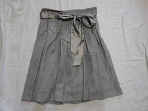  lady's ribbon belt attaching pleat knee height skirt 36 S size gray lame dot made in Japan 