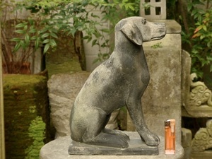 風雨に晒された犬像h32cm ガーデニング　ガーデンオブジェ　庭石 1120