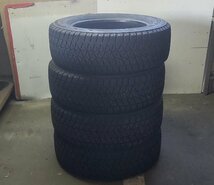 スタッドレス タイヤ 4本 2018年製 225/65R17 102Q BRIDGESTONE BLIZZAK DM-V2 8.0-8.4 中古_画像1