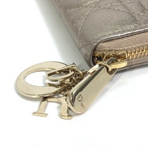 Dior ディオール S0007OWEC_M10L チャーム付き カナージュ　LADY DIOR VOYAGEUR ラウンドファスナー 長財布 ゴールド レディース【中古】_画像3