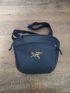 美品 ARC’TERYX アークテリクス マンティス2 黒