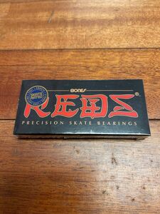 BONES REDS BEARINGS 新品未使用、正規品、8個入り、スケートボード1台分 送料込み！