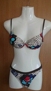 * wire entering * floral print. bikini 2 point set * beige × red × blue * made in Japan *9M*( stock )aktos Lee *