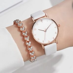 【新品】レディース腕時計　ブレスレット付　アクセサリー　シンプル　フェミニン　白　ホワイト　清楚　上品　デート　きれいめ　ゴールド