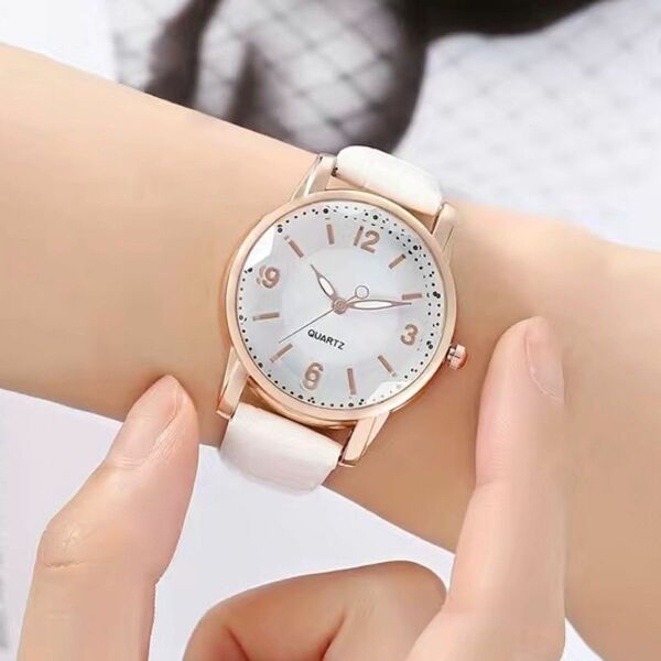 新品　レディースシンプル腕時計 クォーツ　白　ホワイト　フェミニン　きれいめ　大人可愛い　フォーマル　カジュアル　アクセサリー　