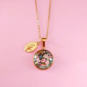 不思議のメダイ&薔薇の花のガラスチャームネックレスアレルギー対応ステンレスネックレス聖母マリア様