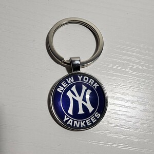 新品　ニューヨークヤンキース　キーホルダー　野球　キーホルダー　キーリングメジャーリーグ　MLB　金属　4cm 簡易梱包