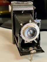 希少品 コダック KODAK LONDON FOLDING BROWNIE SIX-20 DAKON SHUTTER 100mm f/6.3 MOUNT370 蛇腹カメラ USEDです_画像2