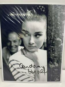 (D) オードリー・ヘップバーン　サイン入り写真　証明書付き　名優　女優　サイン　写真　現状品