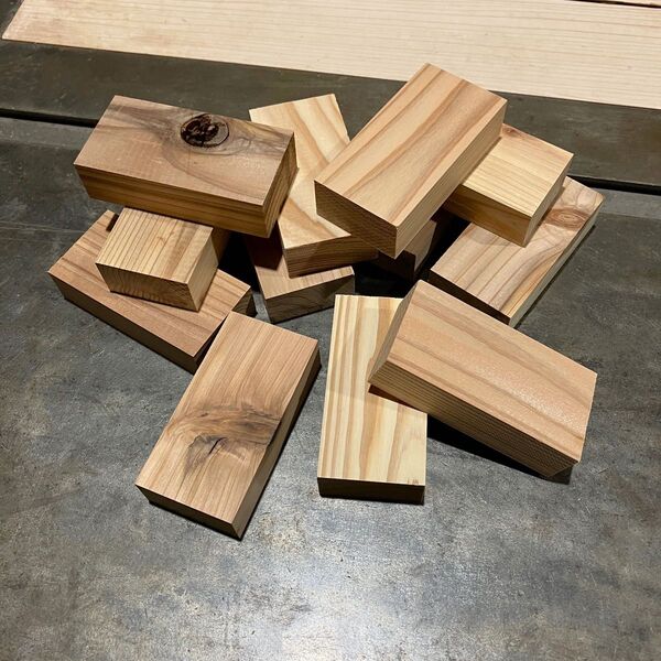 木材端材 国産杉 無垢材 4.5×9cm 長方形 木工DIYや工作に