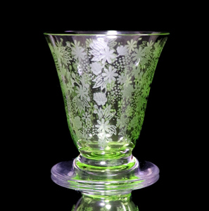 オールド・バカラ (BACCARAT) ジョルジュ・シュヴァリエ作 グリーン グラス 7cm エーデルワイス エリザベート 花柄 緑色 アンティーク