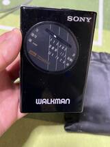 SONY ソニー WALKMAN WM -F509 サビが多い　ジャンク　(US)_画像2