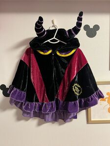 【美品】マレフィセント　ポンチョ　なりきりマレフィセント　オーロラ姫 アウター コスプレ 衣装 パーカー フード