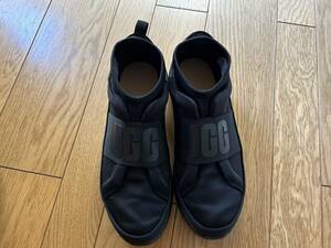 UGG スニーカー Neutra Trainer（ニュートラ トレイナー スニーカー）レディース　サイズ US7.5　中古品