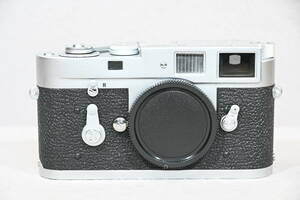 LEICA M2 No.1163045 と internationale LEITZ-Garantieカード と 取扱説明書（中古）