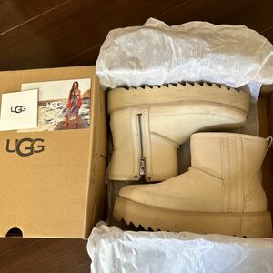 美品★UGGショートブーツ★24