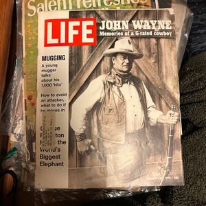 1972年作品 LIFE 送料無料　ジョン・ウェイン特集誌　渋い　ヴィンテージ雑誌　オールド雑誌　資料　インタレスティング　安価　送料無料