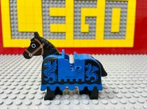 ☆装甲馬☆ レゴ　動物ミニフィグ　馬　ドラゴンナイト　ブラックナイト　( LEGO 人形 甲冑 お城シリーズ　B111401_画像1