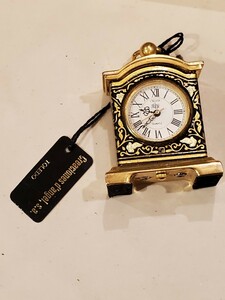 credan スペイン　　ゴールドカラー　彫刻　ミニチュア置き時計