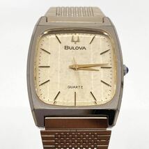 BULOVA 腕時計 カットガラス クォーツ quartz バーインデックス 3針 Swiss スイス製 ゴールド 金 ブローバ Y156_画像4