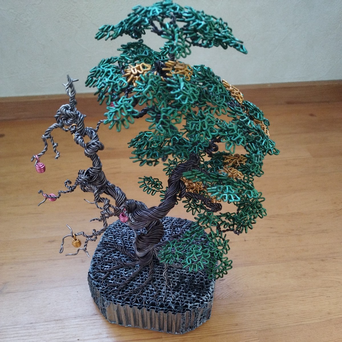 S1 Handgefertigter Drahtkunst-Bonsai, Gesamthöhe ca. 20 cm großes einzigartiges Drahtornamentobjekt, handgemachte Werke, Innere, verschiedene Waren, Andere