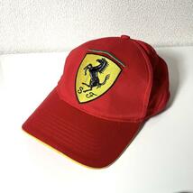 非売品 Ferrari OFFICIAL LICENSED PRODUCT フェラーリ キャップ 帽子 赤 レッド 希少品 レア ロゴ刺繍 車メーカー オフィシャルアイテム_画像1