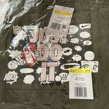 送料込み　新品 NIKE 130-140cm 長袖Tシャツ ロンT ロングスリーブ カーキ_画像4